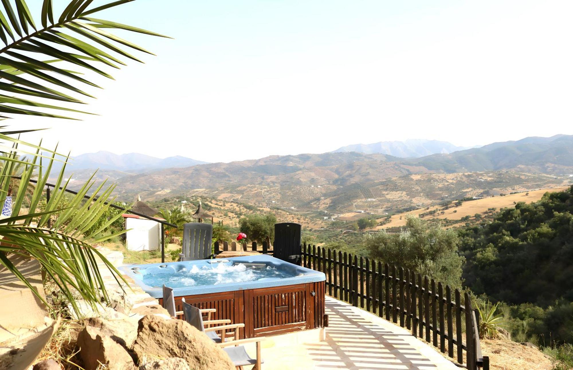 Private Detached Chalet With Own Jacuzzi Mi Dushi Tolox Luaran gambar
