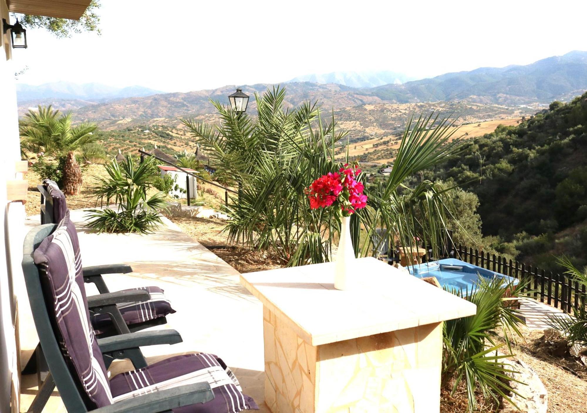 Private Detached Chalet With Own Jacuzzi Mi Dushi Tolox Luaran gambar
