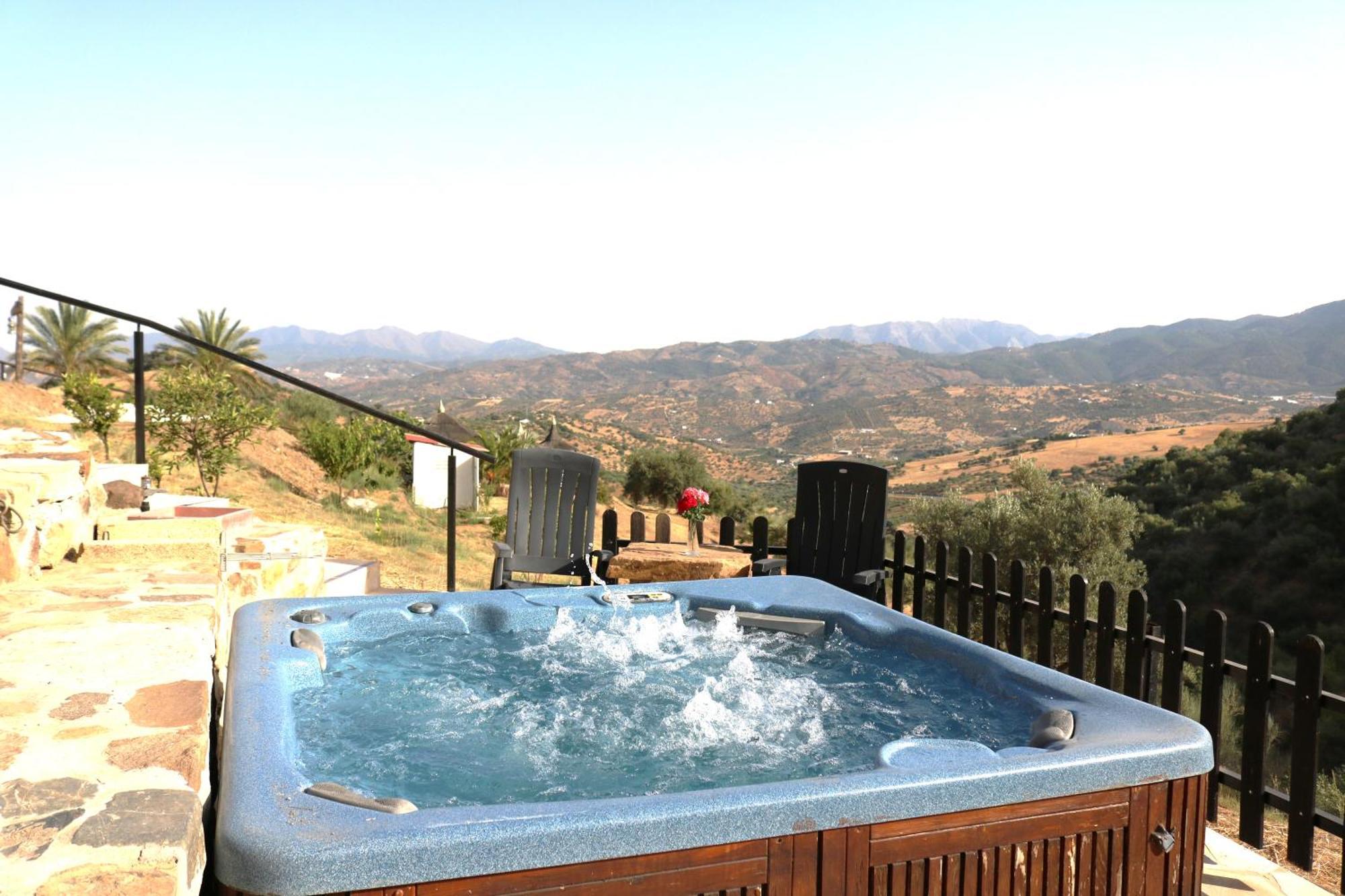 Private Detached Chalet With Own Jacuzzi Mi Dushi Tolox Luaran gambar
