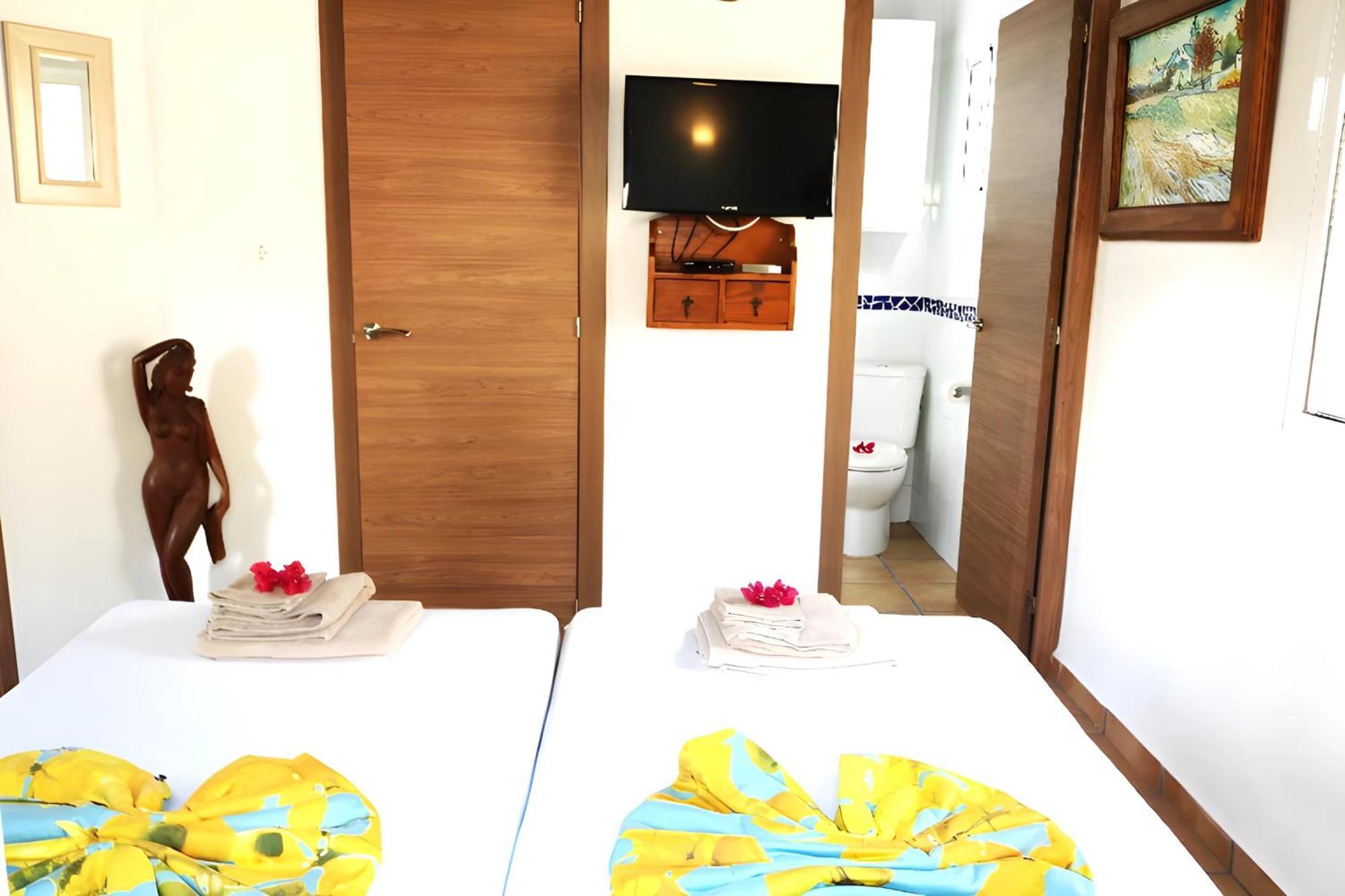 Private Detached Chalet With Own Jacuzzi Mi Dushi Tolox Luaran gambar