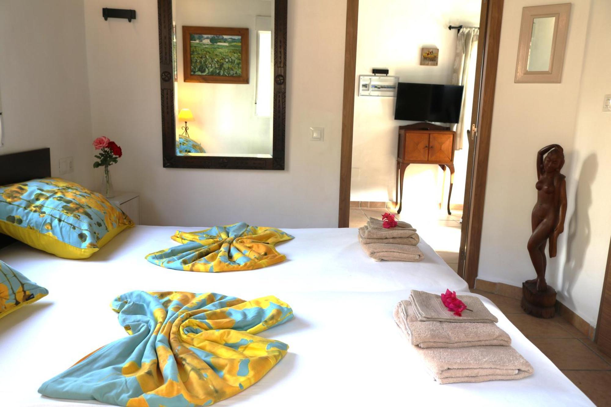 Private Detached Chalet With Own Jacuzzi Mi Dushi Tolox Luaran gambar